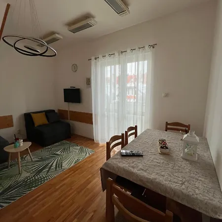 Nestoria 아파트 *